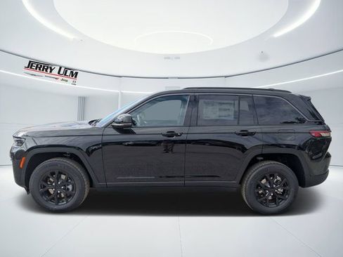 New 2026 Jeep Grand Cherokee Altitude AWD/4WD image 6