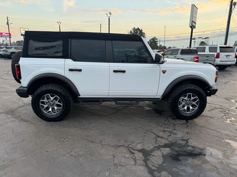Used 2024 Ford Bronco Badlands image 6