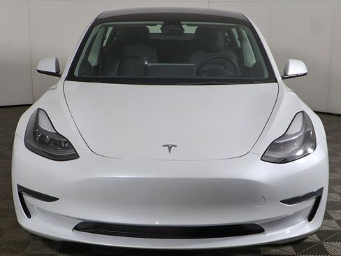 Used 2023 Tesla Model 3 Standard Range image 12