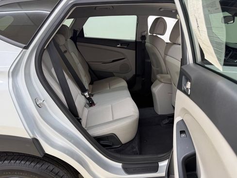 Used 2018 Hyundai Tucson SE w/ Cargo Package AWD/4WD image 12