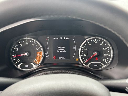 Used 2019 Jeep Renegade Latitude w/ Popular Equipment Group FWD image 26