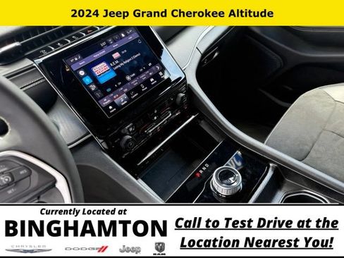 Used 2024 Jeep Grand Cherokee Altitude AWD/4WD image 13