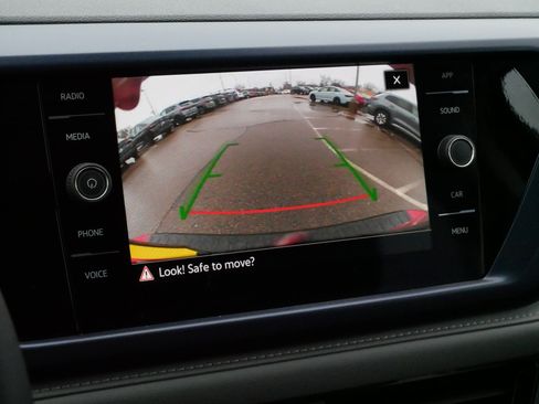 Used 2024 Volkswagen Taos SE w/ Panoramic Sunroof Package image 30