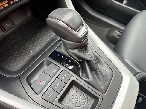 Certified 2022 Toyota RAV4 XLE Premium FWD image 22