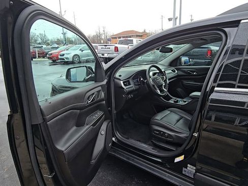 Used 2023 GMC Acadia SLT image 15