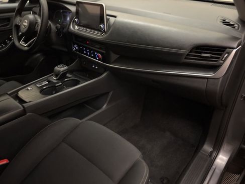 Used 2024 Nissan Rogue S image 22