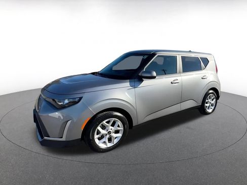 Used 2025 Kia Soul LX w/ LX Technology Package image 8