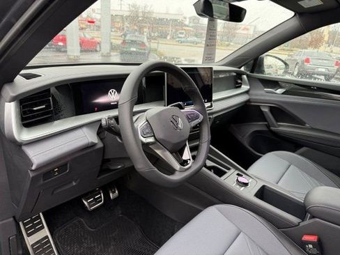 New 2026 Volkswagen Tiguan SE R-Line image 10
