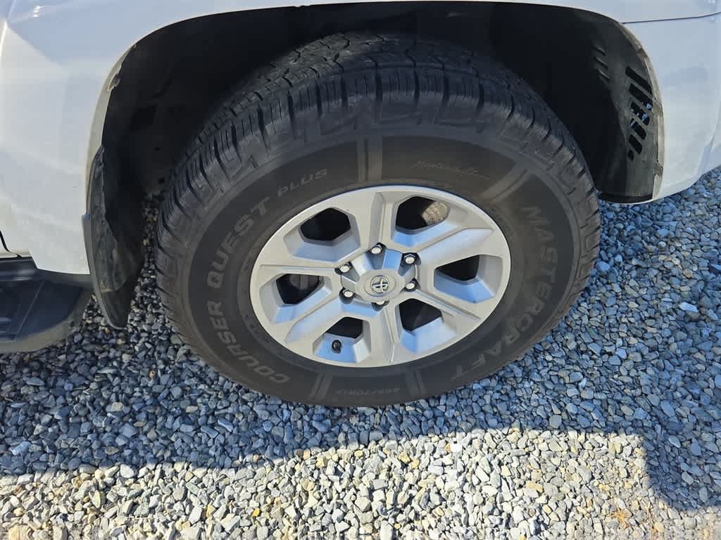 Used 2021 Toyota 4Runner SR5 AWD/4WD image 10