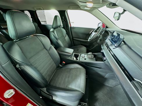 Used 2024 Mitsubishi Outlander SE image 30