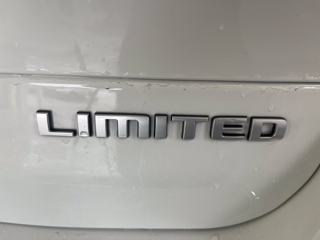Used 2024 Jeep Grand Cherokee L Limited AWD/4WD image 48
