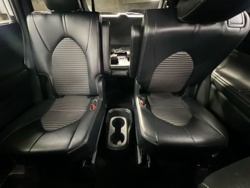 Used 2022 Toyota Highlander XSE image 5