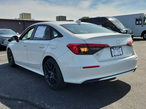 Used 2022 Honda Civic Sport image 3