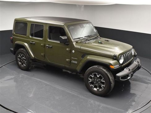 Used 2024 Jeep Wrangler Sahara w/ Technology Group image 39