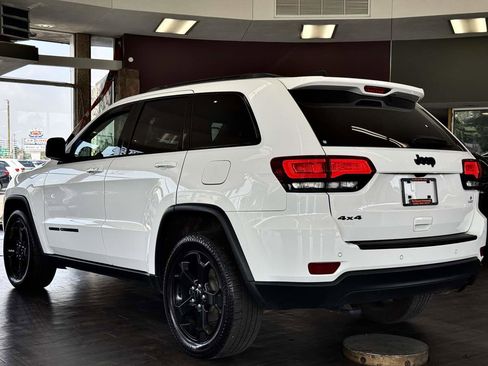 Used 2019 Jeep Grand Cherokee Laredo image 17