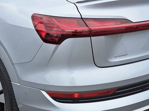 Certified 2023 Audi e-tron Premium Plus w/ Premium Plus Package AWD/4WD image 36