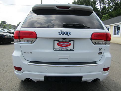 Used 2018 Jeep Grand Cherokee Overland AWD/4WD image 6