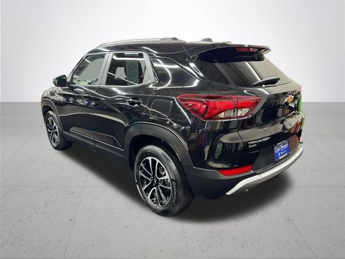 Used 2025 Chevrolet TrailBlazer LT AWD/4WD image 4