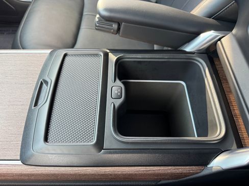 Used 2024 Land Rover Range Rover Long Wheelbase SE image 39