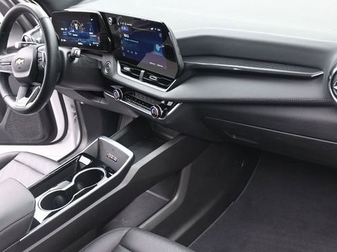 Used 2025 Chevrolet Equinox LT w/ Convenience Package II image 29