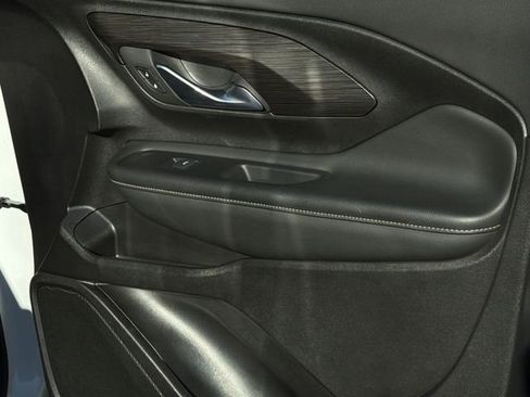 Used 2024 GMC Terrain SLE image 37