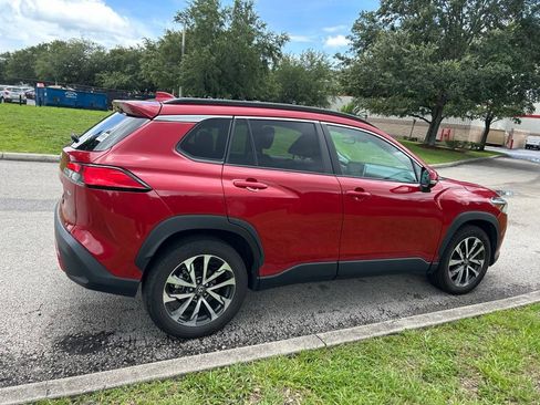 Used 2022 Toyota Corolla Cross XLE FWD image 6