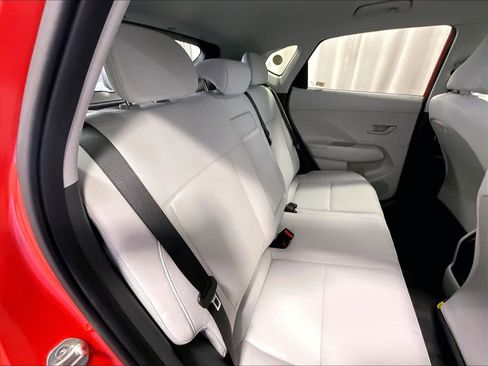 Used 2024 Hyundai Kona SEL w/ Convenience Package image 16