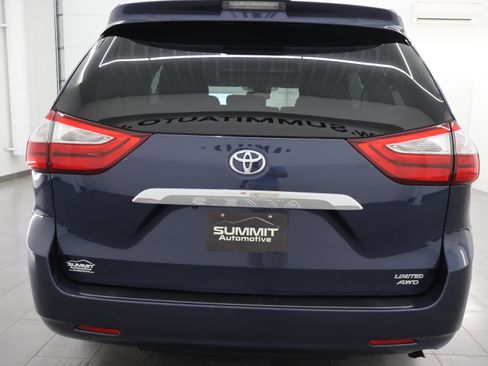 Used 2018 Toyota Sienna Limited Premium AWD/4WD image 29