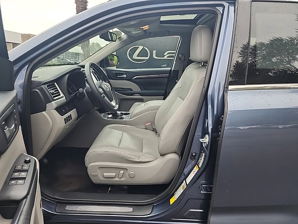 Used 2015 Toyota Highlander Limited AWD/4WD image 9