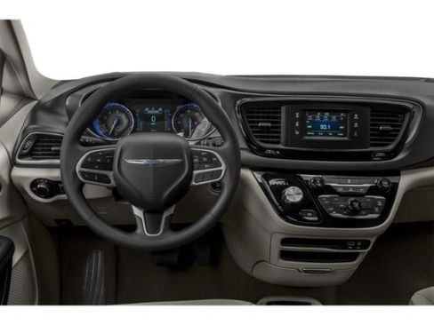 Used 2020 Chrysler Pacifica Touring w/ Advanced Safetytec Group FWD image 12