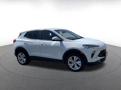 Used 2025 Buick Encore GX Preferred image 2