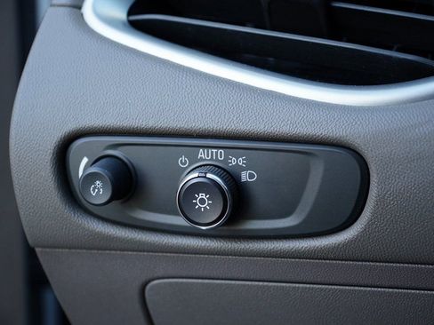 Used 2022 Chevrolet Malibu LS FWD image 25
