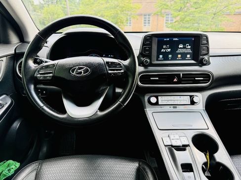 Used 2021 Hyundai Kona Limited w/ Cargo Package FWD image 13