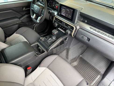 Used 2025 Toyota Tacoma TRD Sport AWD/4WD image 15