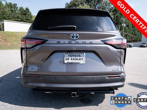 Certified 2021 Toyota Sienna XLE image 6
