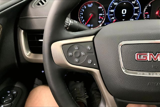 Used 2024 GMC Terrain Denali w/ Denali Premium Package AWD/4WD image 27