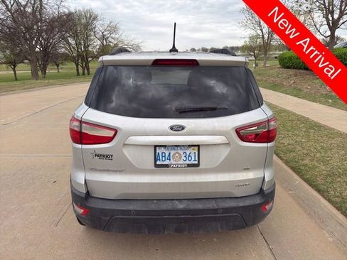 Used 2018 Ford EcoSport SE image 4