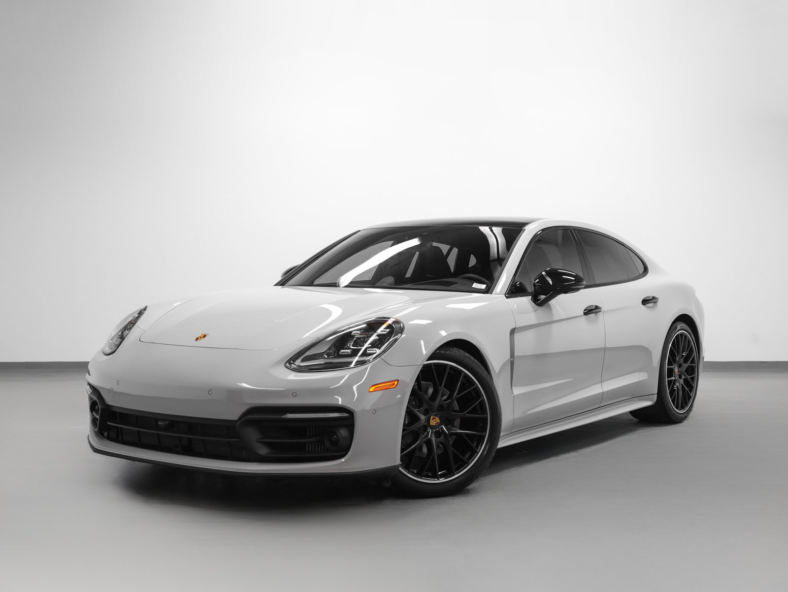 Certified 2023 Porsche Panamera 4 Platinum Edition AWD/4WD image 1