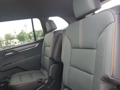 New 2026 GMC Acadia AT4 w/ Luxury Package AWD/4WD image 29