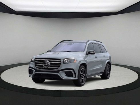Used 2024 Mercedes-Benz GLS 450 4MATIC image 4