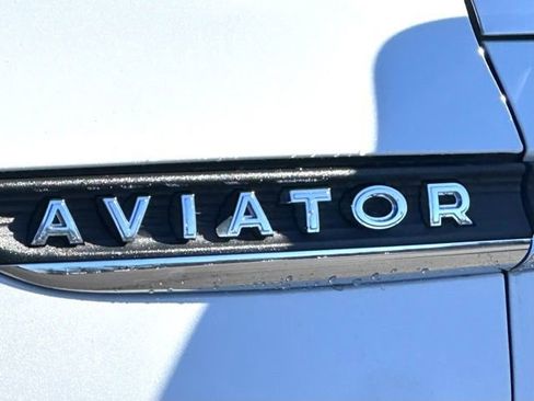 Used 2023 Lincoln Aviator Reserve w/ Equipment Group 201A image 7