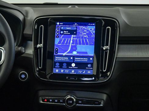 Certified 2026 Volvo XC40 B5 Plus AWD/4WD image 14