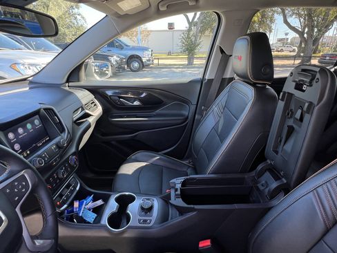 Used 2024 GMC Terrain AT4 image 21