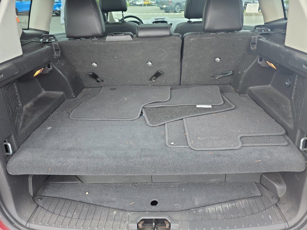 Used 2016 Ford C-MAX Energi SEL w/ Equipment Group 302A FWD image 31
