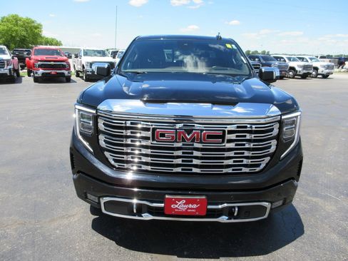 Certified 2024 GMC Sierra 1500 Denali w/ Denali Reserve Package AWD/4WD image 13