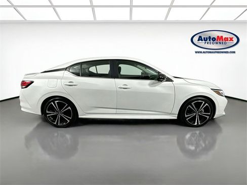 Used 2021 Nissan Sentra SR w/ SR Premium Package image 10