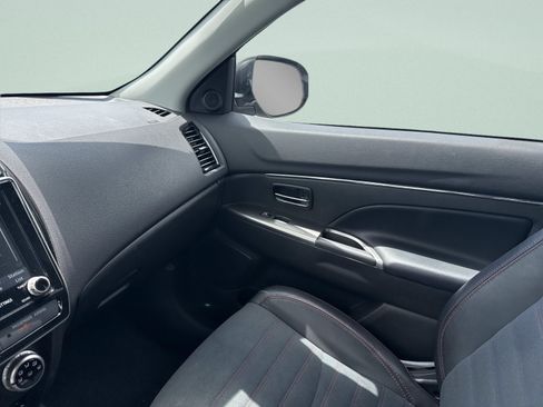 Used 2025 Mitsubishi Outlander Sport AWD image 18