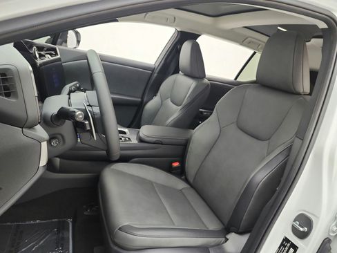 Used 2025 Lexus RZ 300e FWD image 10