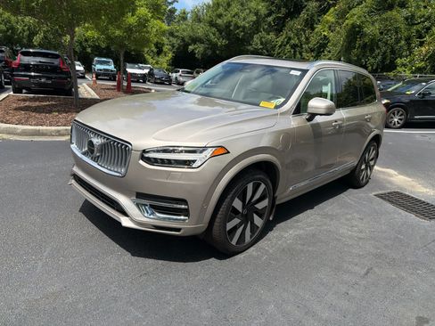Used 2024 Volvo XC90 T8 Plus w/ Protection Package AWD/4WD image 7
