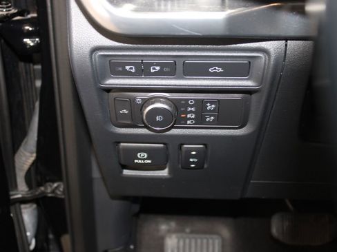 Used 2021 Ford F150 Lariat image 36